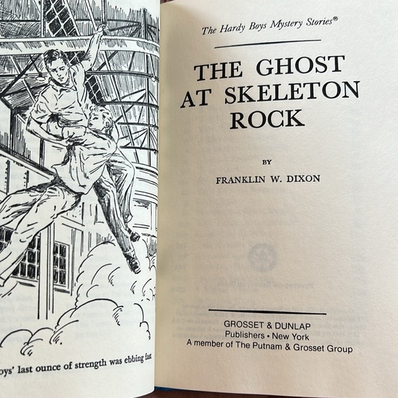 The Hardy Boys 37 The Ghost at Skeleton Rock Hardback Book 1992 Like New - Picture 3 of 6